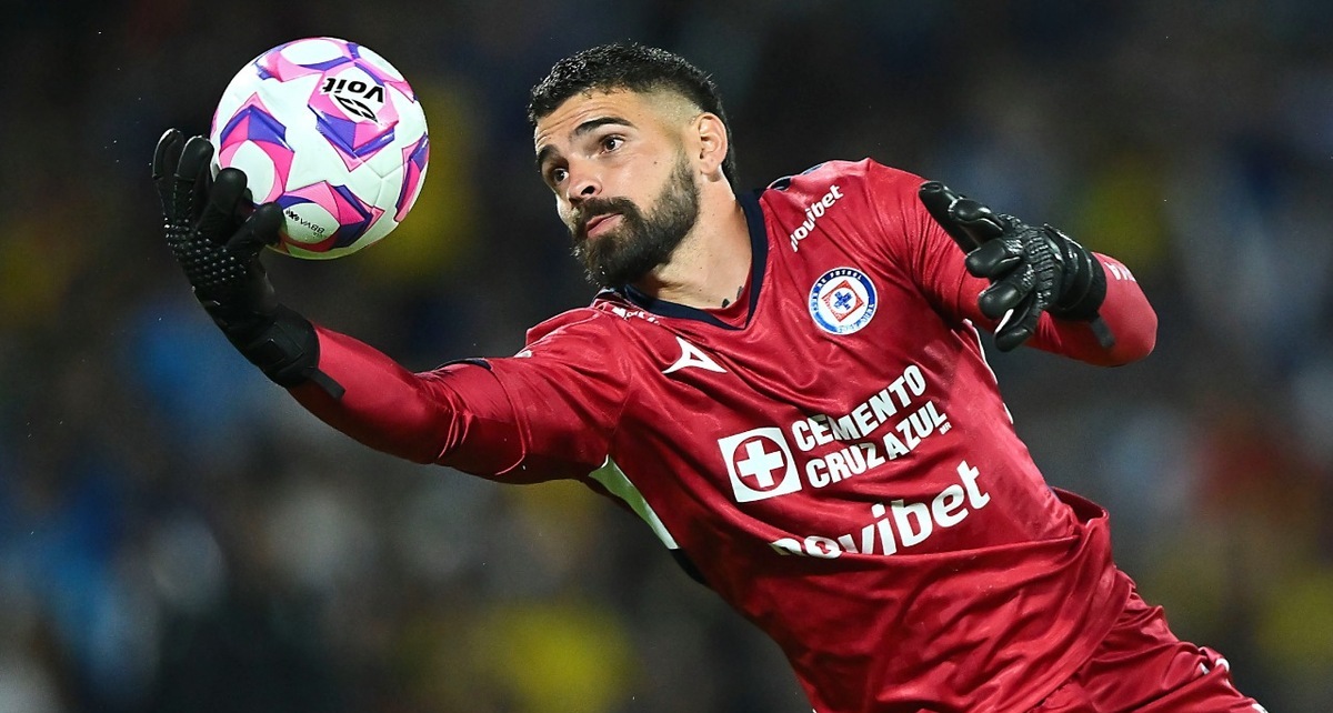 Andrés Gudiño apunta a ser el portero de Cruz Azul en la Liguilla (Imago7)