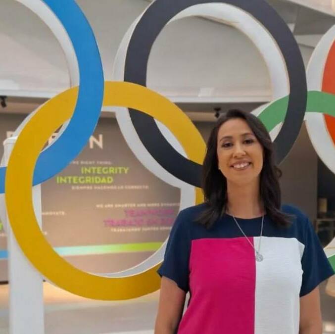 Bibiana Candelas posa con los aros olímpicos (@bibicandelas)