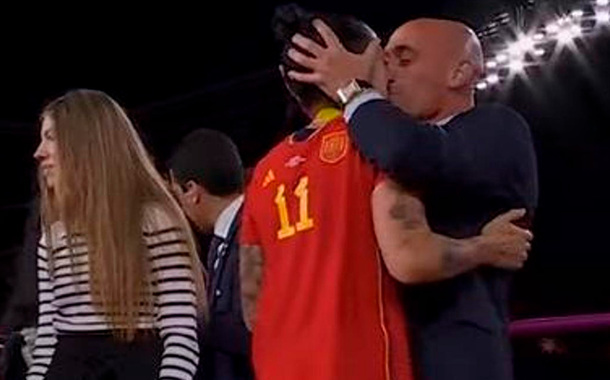 Jennifer Hermoso y Rubiales se pusieron en el ojo del huracán este domingo.