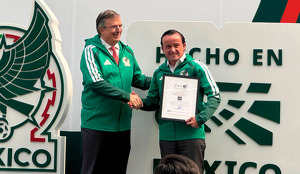 Mikel Arriola y Marcelo Ebrard se reunieron en la FMF. (Foto: Jesús Quezada)