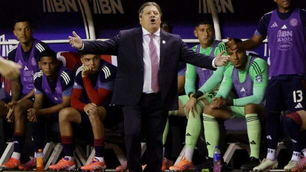 Miguel Herrera protesta en el Costa Rica vs Nicaragua (Reuters)