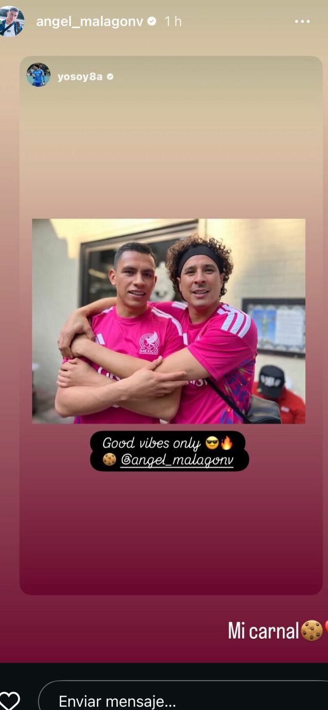 Ochoa apareció, incluso, con indumentaria del Tri. (Captura)