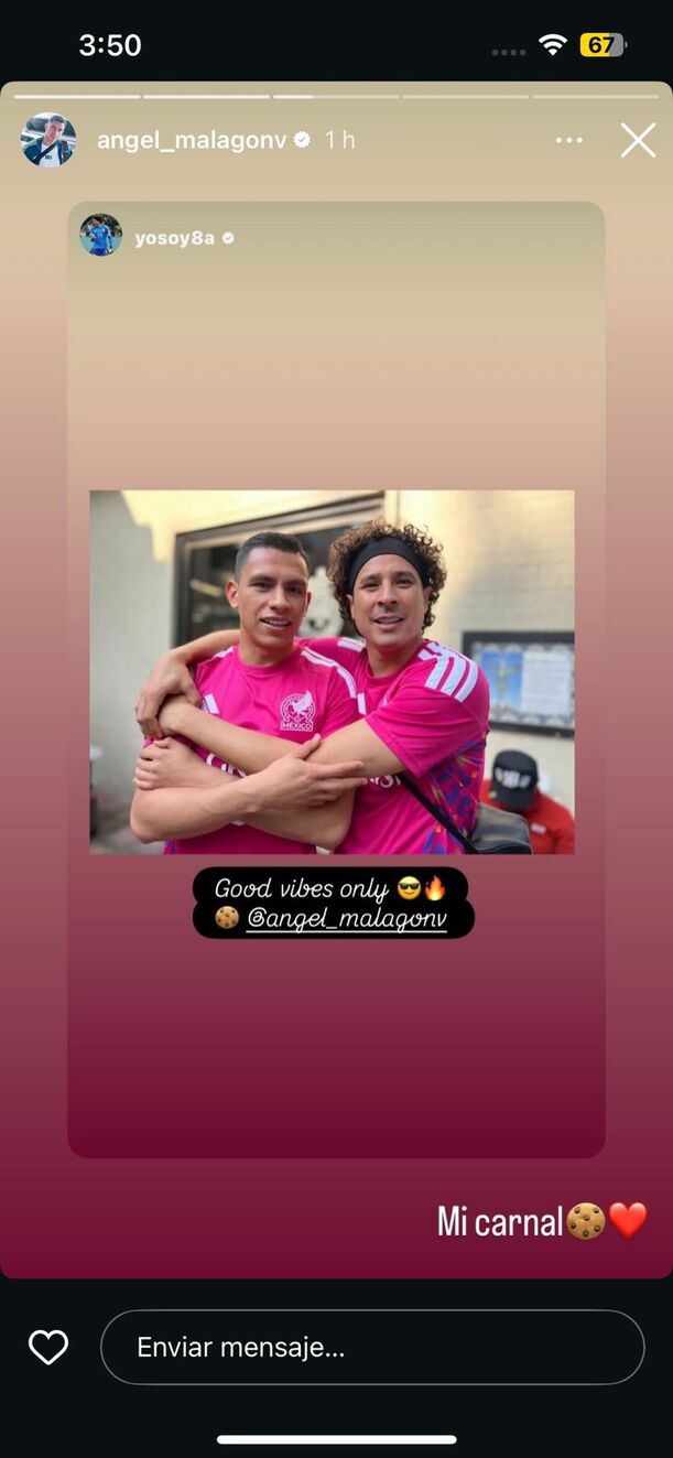 Ochoa apareció, incluso, con indumentaria del Tri. (Captura)