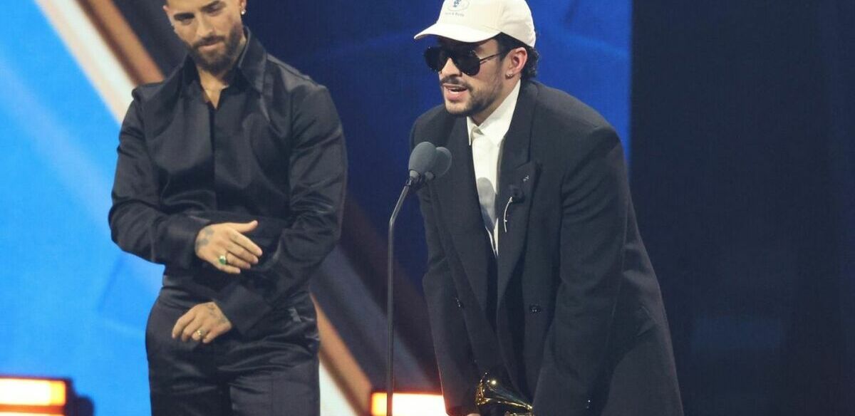 Bad Bunny recibió cinco premios en la ceremonia.  (Foto: EFE)