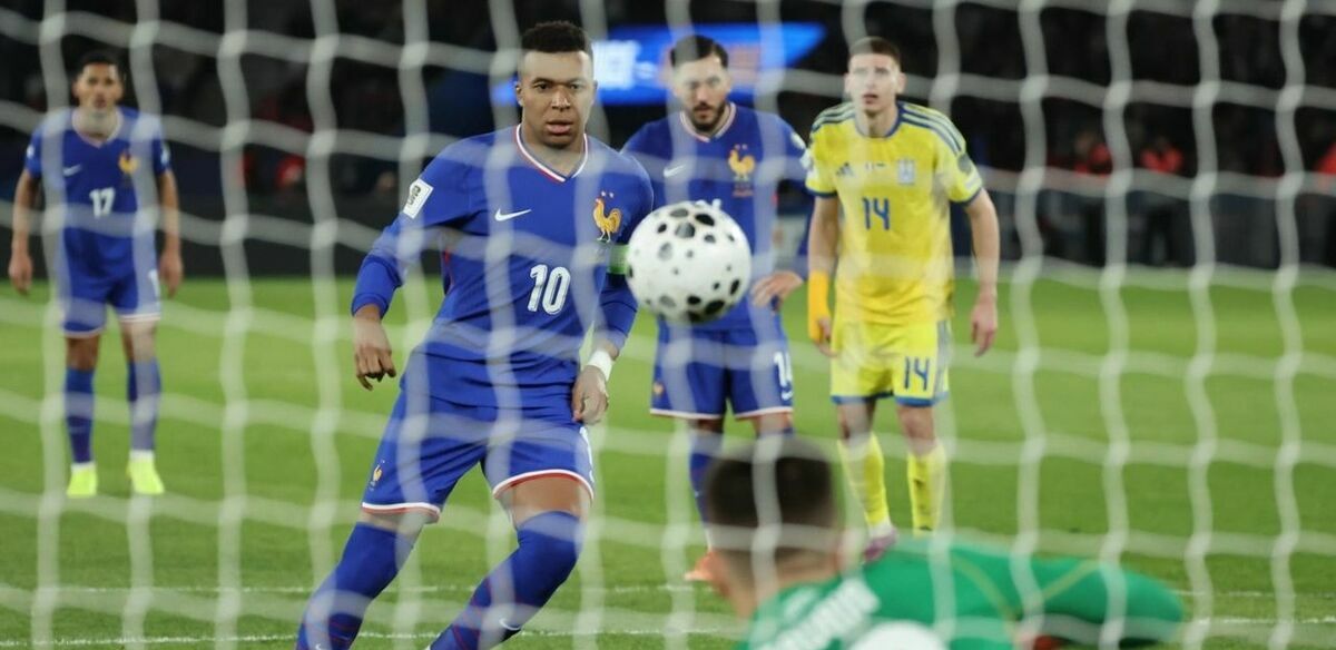 Mbappé volvió a cobrar a lo Panenka. (Foto: EFE)