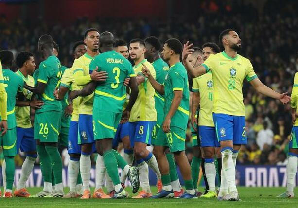 Conato de bronca en el Brasil vs. Senegal (EFE)