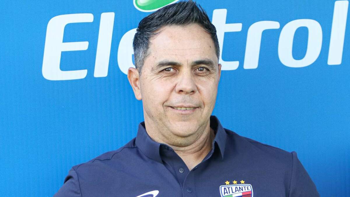 Miguel de Jesús Fuentes deja el puesto de entrenador en Atlante (Imago7)