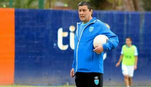 Luis Fernando Tena, en un entrenamiento de Guatemala (Fedefut)