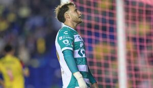 Barticciotto no hizo los goles esperados, quedó a deber en Santos. (Foto: Mexsport)