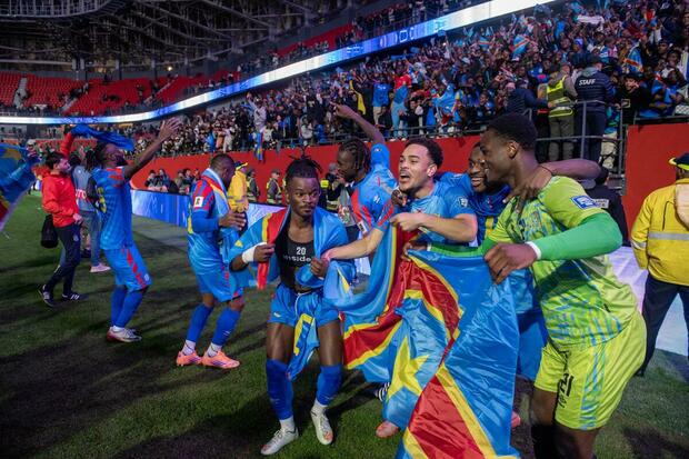 Los futbolistas del Congo festejaron su pase al repechaje. (Foto: EFE)