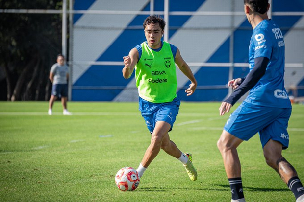 Iker entrena con el Monterrey. (Foto: Rayados)