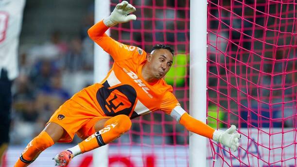 Keylor Navas durante un partido con Pumas (Imago7)