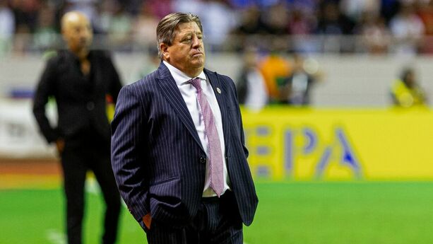 Miguel Herrera tiene las horas contadas, depende de pasar al Mundial. (Foto: Mexsport)