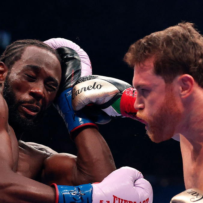 Canelo Álvarez no pudo ante Crawford. (Foto: AFP)