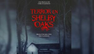 Terror en Shelby Oaks, del director Chris Stuckman y el productor ejecutivo, Mike Flanagan, es el último estreno de terror del 2025. Foto: Diamond Fil