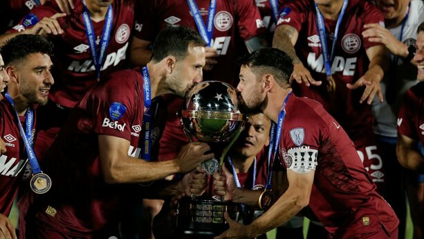 Salvio e Izquierdoz estuvieron en la Liga MX (Reuters)