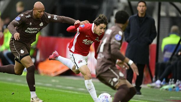 Mateo Chávez con el AZ Alkmaar (EFE)