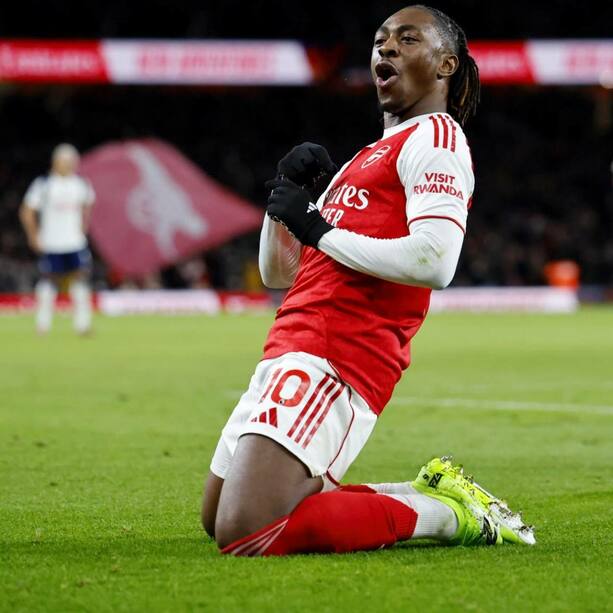 para top Arsenal vs Tottenham