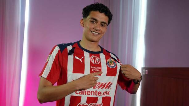 Richard Ledezma ya luce los colores del Guadalajara (@Chivas)