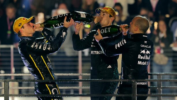 Verstappen celebró su primer lugar en Las Vegas (Reuters)