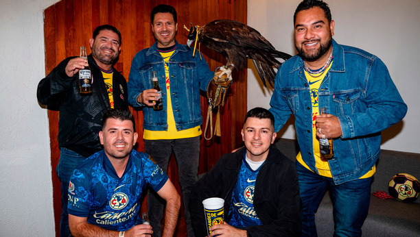 La Banda MS hizo las delicias de los aficionados del América. (Foto: Cortesía Corona)