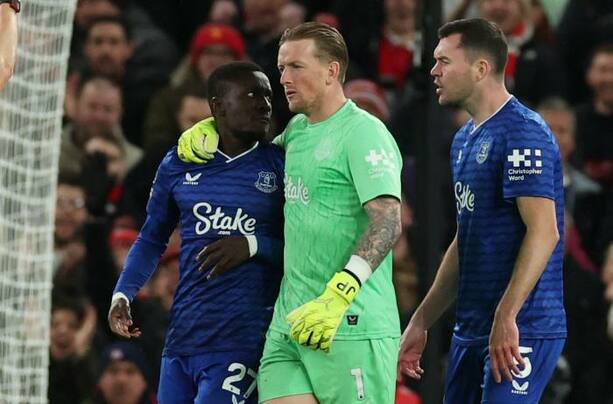 Pickford y sus compañeros del Everton (Reuters)