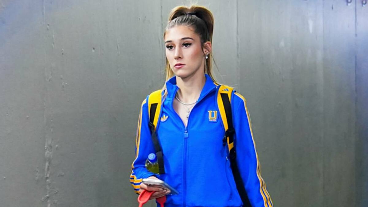Tatiana Flores previo a un juego de Tigres Femenil (Imago7)