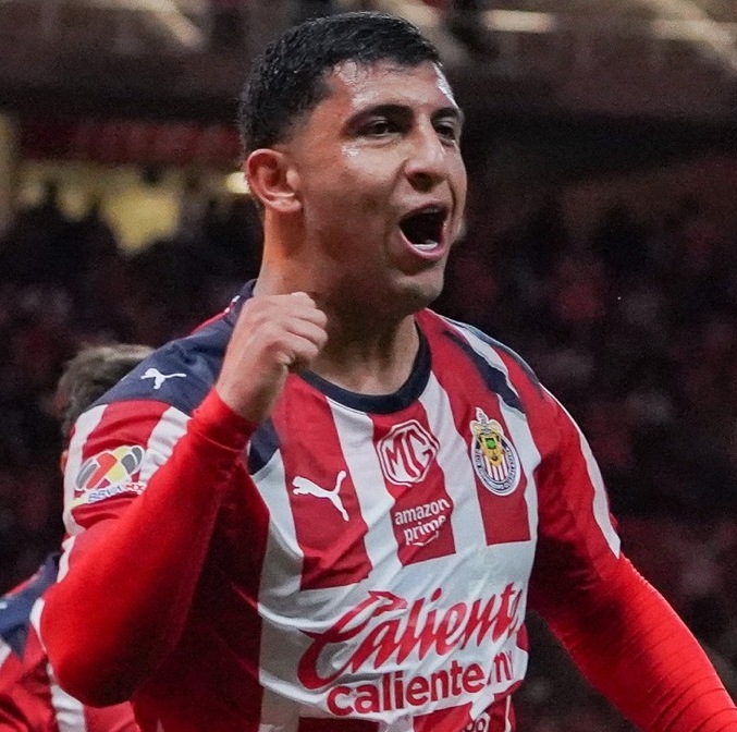 Bryan 'Cotorro' González, jugador de Chivas (Imago7)