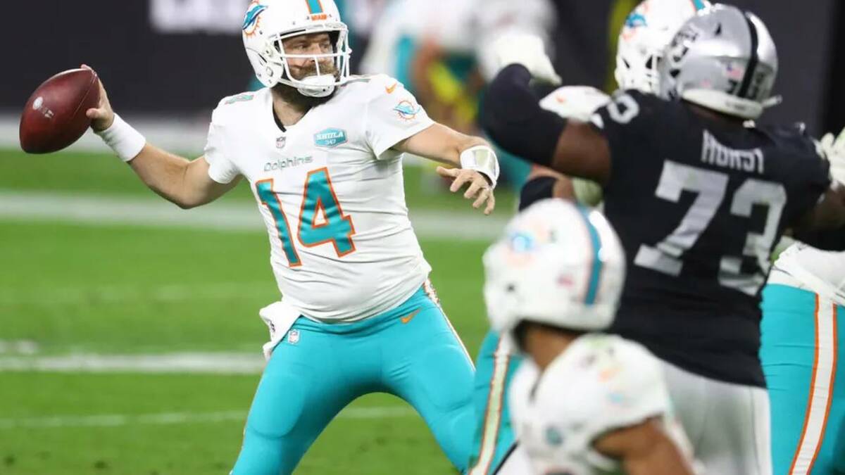 Ryan Fitzpatrick jugó para los Dolphins (Reuters)