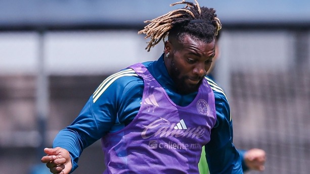 Allan Saint-Maximin aun no debuta con América (Facebook Club América)