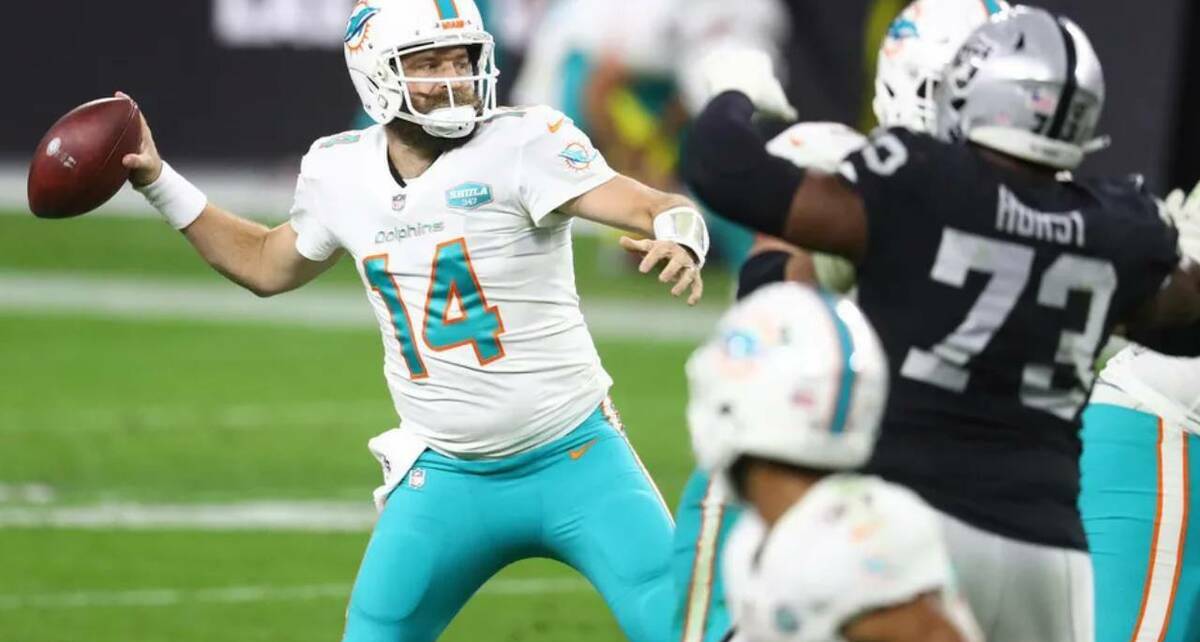 Ryan Fitzpatrick jugó para los Dolphins (Reuters)