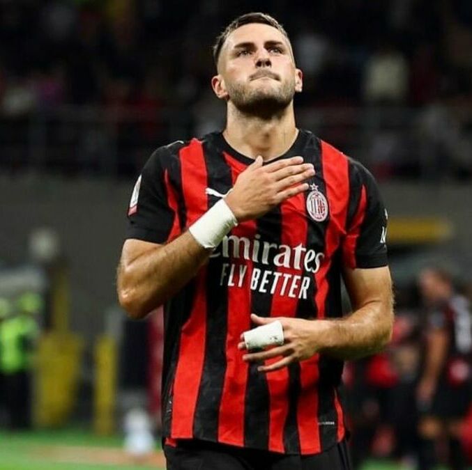 Santiago Gimenez con el Milan (Instagram)