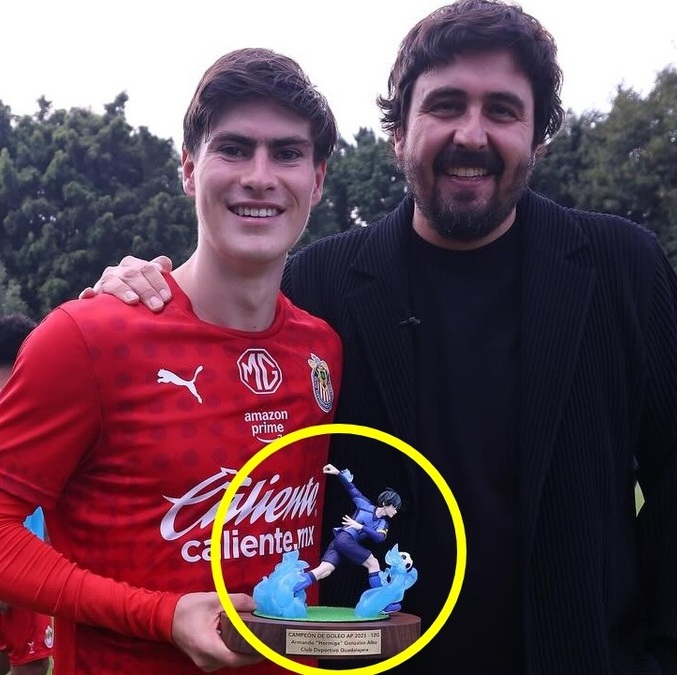 Amaury Vergara le dio un regalo a la Hormiga González por título de goleo (Facebook Chivas)