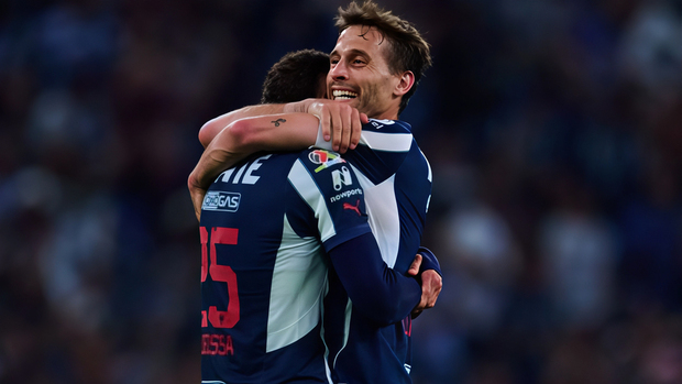 Deossa y Canales se abrazaron en los goles anotados. (Foto: Mexsport)