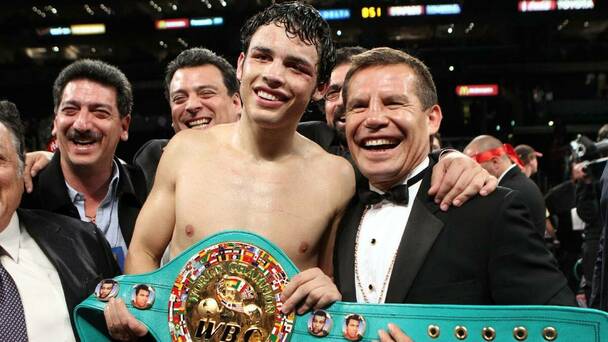 Julio César Chávez Jr. y su padre (Top Rank)