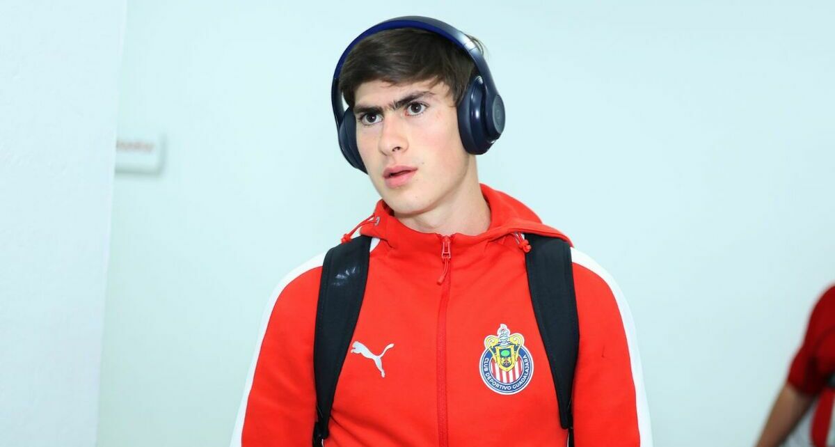 Armando González está en la convocatoria de Chivas (Imago7)