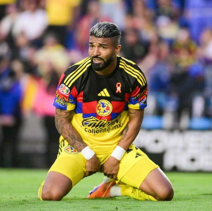 Búfalo Aguirre no pudo marcar diferencia para el América (Imago7)