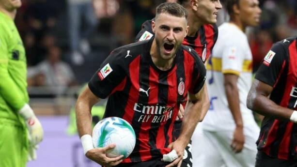 Gimenez festeja un gol con el AC Milan (EFE)