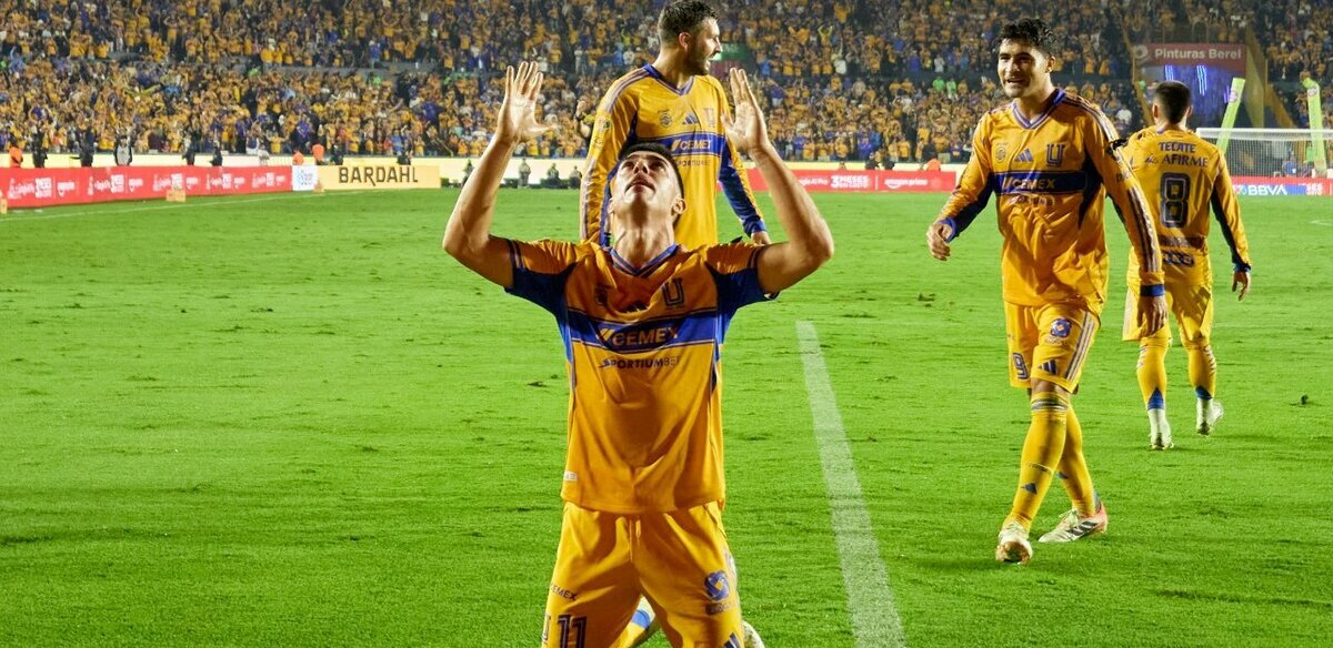 Juan Brunetta hizo dos goles en el duelo entre Tigres y Xolos (Mexsport)