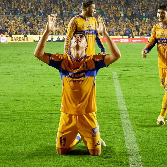 Juan Brunetta hizo dos goles en el duelo entre Tigres y Xolos (Mexsport)