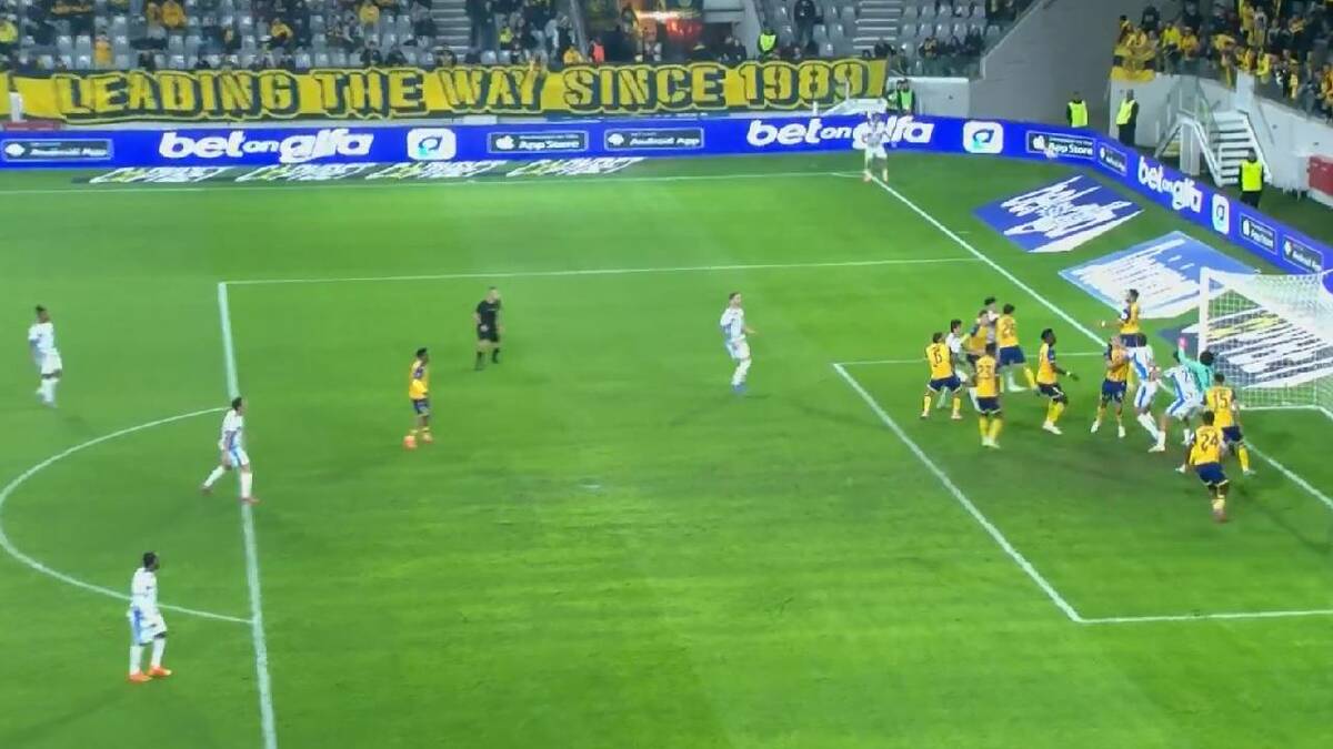 Ochoa recibió un gol olímpico / Captura