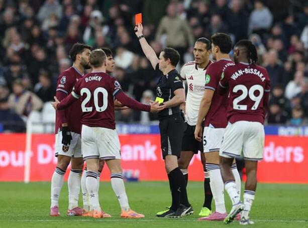 Paquetá es expulsado ante Liverpool (EFE)