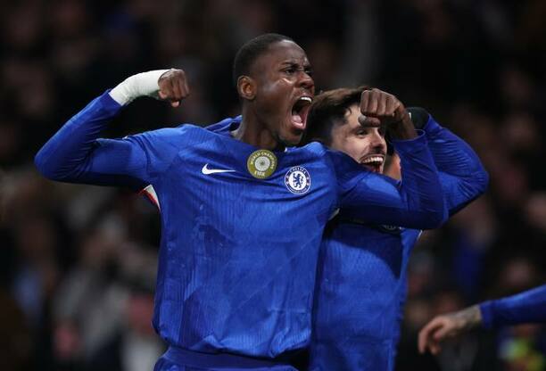 Trevoh Chalobah celebra su gol al Arsenal (Reuters)