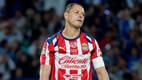 Chicharito se lamenta tras fallar penal con Chivas (Imago7)