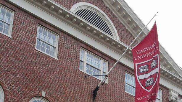 Estudiantes extranjeros ya no podrán ingresar a Harvard por esta razón
