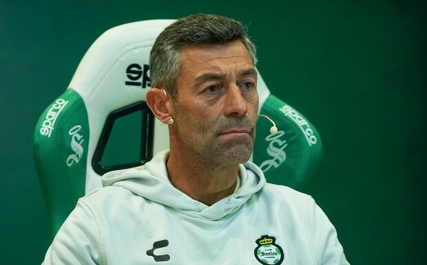 Pedro Caixinha no pudo dar buenos resultados a los laguneros. FOTO: Imago7.