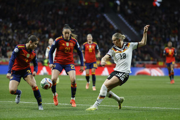 Alemania resistió el primer tiempo ante España (EFE)