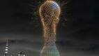 Luces forman el trofeo del Mundial en el cielo (@FIFAcom)