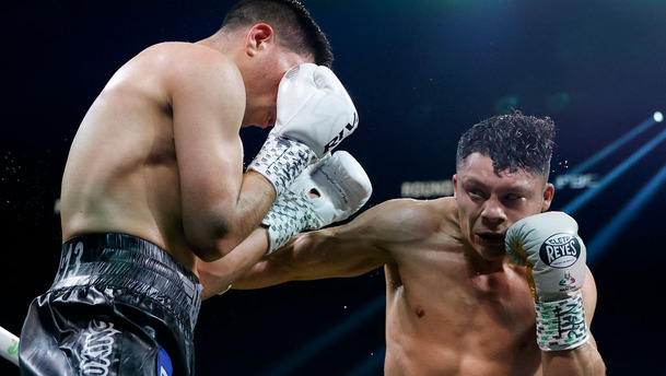 El Pitbull Cruz se quedó con la victoria ante Omar Salcido. (Foto: AFP)