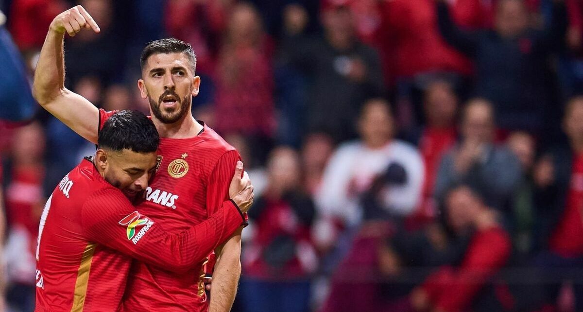 Alexis Vega es el socio del goleador Paulinho. (Foto: Mexsport)